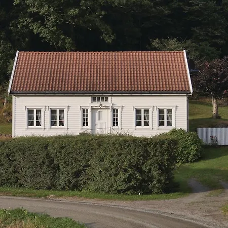 Stunning In Farsund With House Sea View